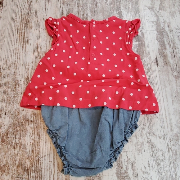 Girls Carters romper Size 12 Months. - Picture 3 of 3